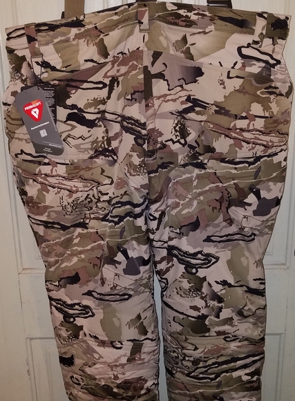 Under armor realtree edge hunter adventure pants - Picture 3 of 5